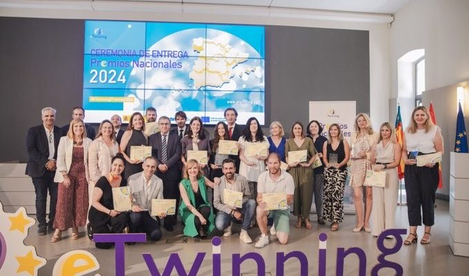 Tres docentes navarras reciben en Valencia su premio nacional eTwinning 2024 de mano de la ministra de Educación, Formación Profesional y Deportes